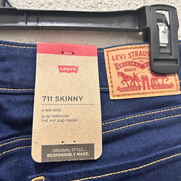 Levi's 711 Skinny Jeans NWT 27x30 - Picture 5 of 5